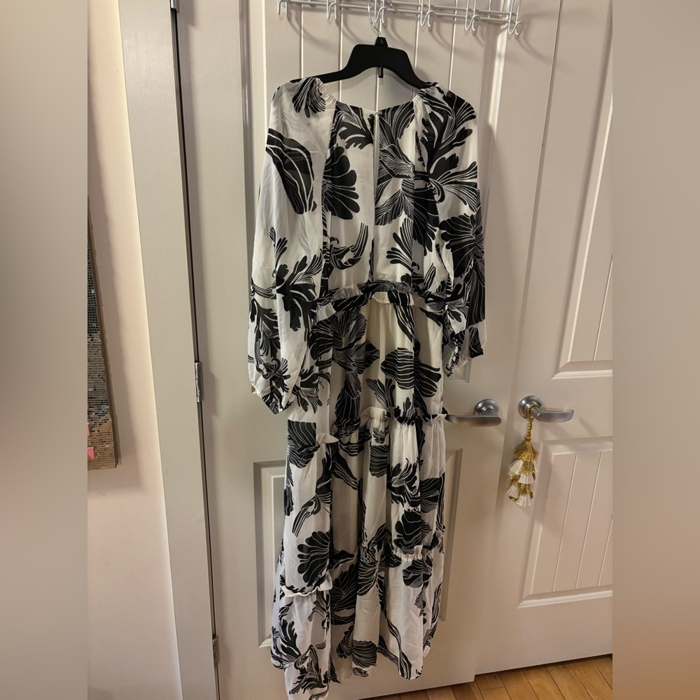 Black & White Maxi Tiered Dress - Picture 4 of 7